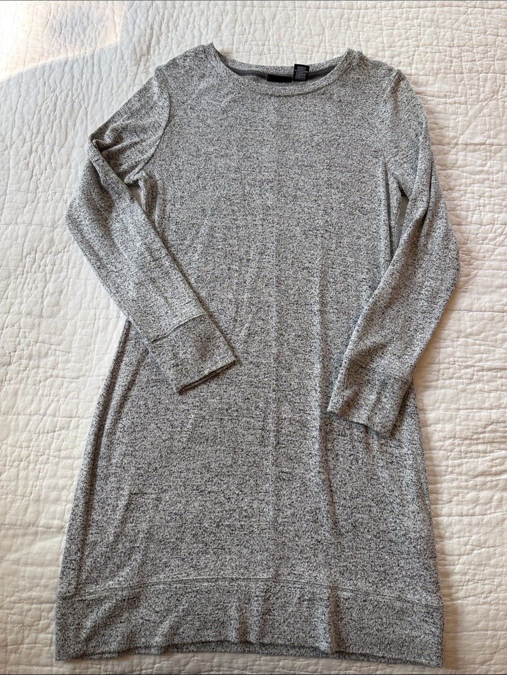 mercer & madison Heather Gray Long Sleeve Knit Shift Dress